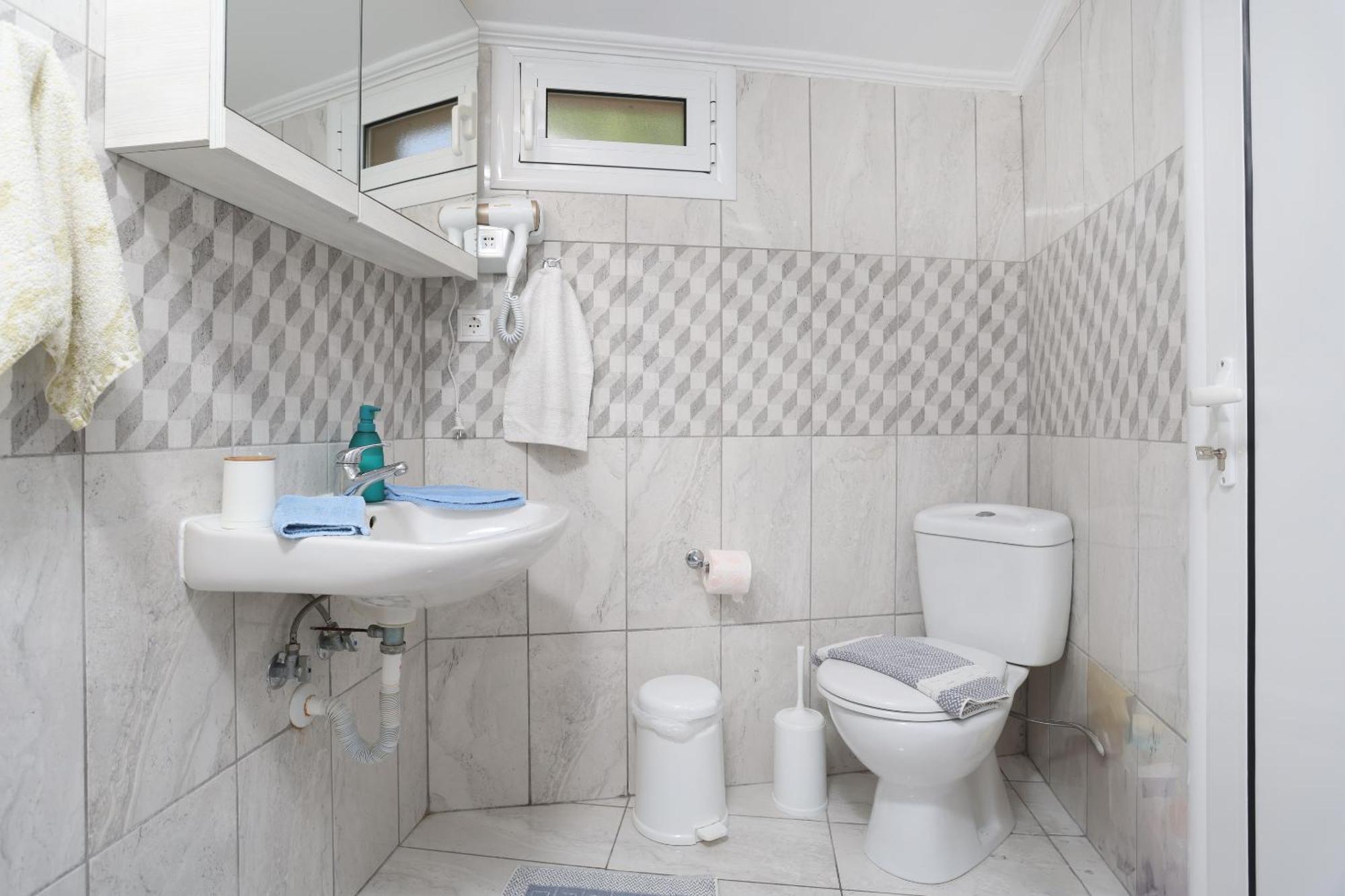 Madlen Apartments 尼尔斯吉尼 外观 照片